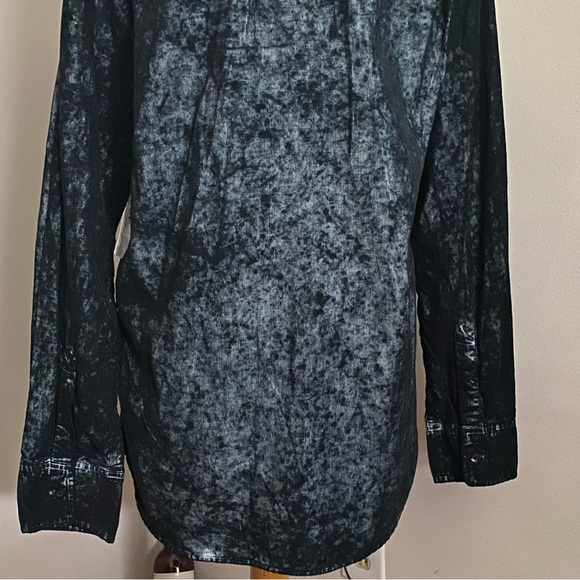 NWT Akademiks Black soft washed corduroy button down shirt with front pocket. - Picture 6 of 13